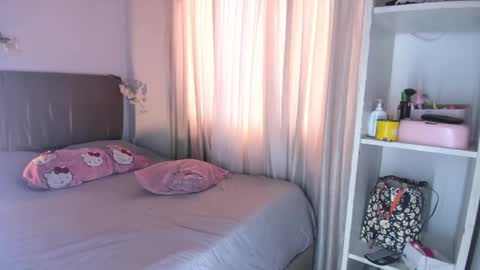 Snapshot of roxan_ne chatting on 03.31.26 Roxx online show from 03.31.26