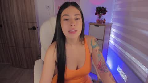 Snapshot of roxana_04_ chatting on 06.30.26 Rox online show from 06.30.26