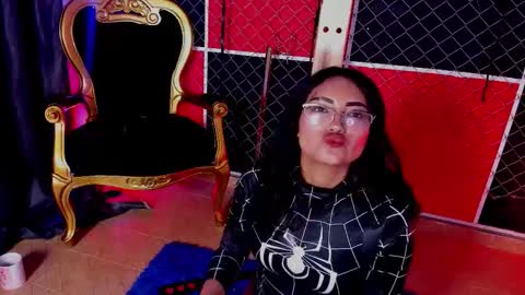 Snapshot of roxana_bdsm chatting on 10.28.25 roxana_bdsm online show from 10.28.25