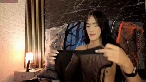 roxana_scottt online show from 10.24.25