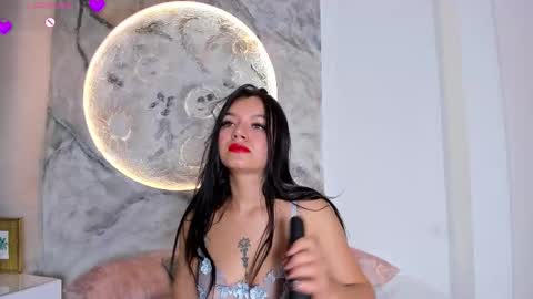 roxanaborns online show from 11.20.25