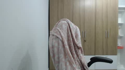 Roxana online show from 04.19.26