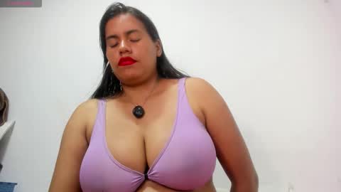 Snapshot of roxanamariahills_ chatting on 10.10.25 Rosita online show from 10.10.25