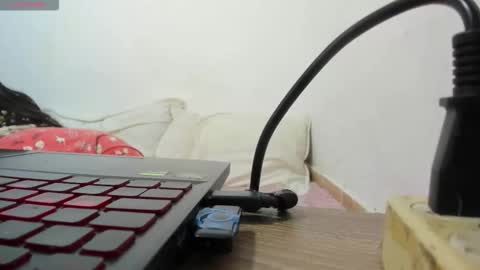 Snapshot of roxanamariahills_ chatting on 10.20.25 Rosita online show from 10.20.25