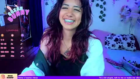 Snapshot of roxanbunny chatting on 05.19.26 roxxy online show from 05.19.26