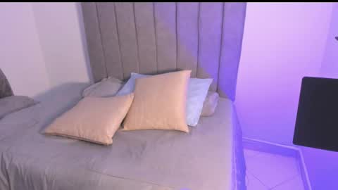 Roxane online show from 11.25.25