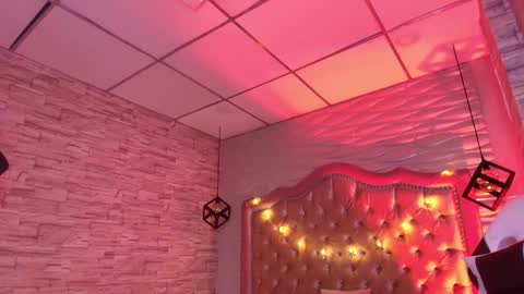 roxanne_han online show from 10.24.25