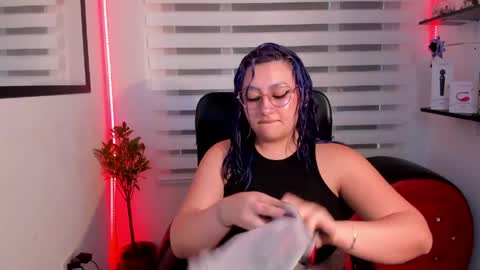 Snapshot of roxanne_morelli chatting on 06.01.26 roxanne online show from 06.01.26