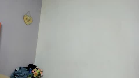 Snapshot of roxanneowens chatting on 05.15.26 Juliana 3 online show from 05.15.26