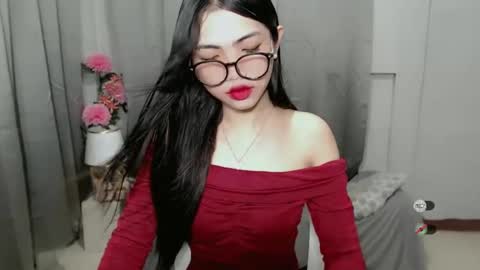 Snapshot of roxie_fuckdoll chatting on 01.01.25 Roxie online show from 01.01.25