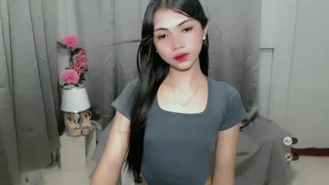 Snapshot of roxie_fuckdoll chatting on 01.04.25 Roxie online show from 01.04.25