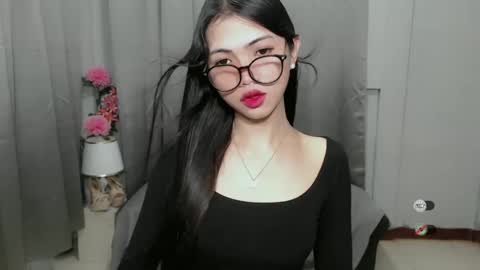 Snapshot of roxie_fuckdoll chatting on 01.10.25 Roxie online show from 01.10.25