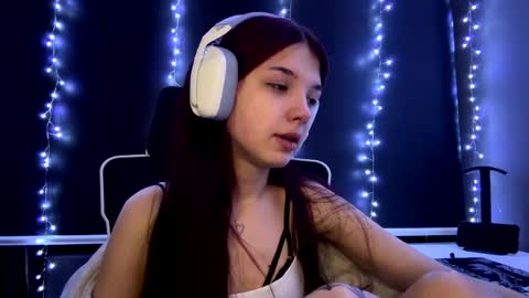 Snapshot of roxiepiurkowski chatting on 05.23.26 Hana online show from 05.23.26