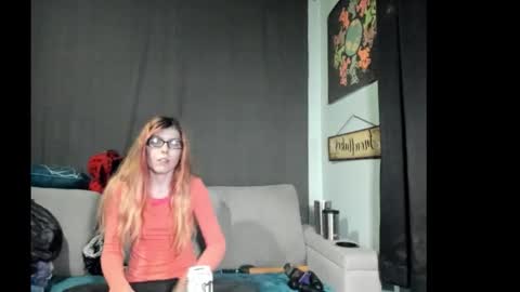Snapshot of roxihazeleyes chatting on 10.17.25 roxihazeleyes online show from 10.17.25