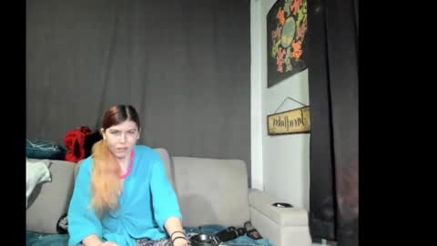 Snapshot of roxihazeleyes chatting on 10.19.25 roxihazeleyes online show from 10.19.25