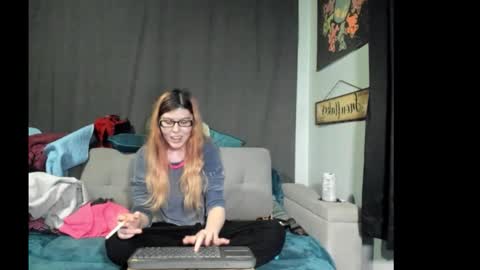 roxihazeleyes online show from 11.03.25