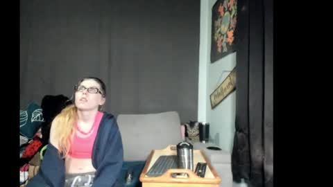 roxihazeleyes online show from 03.05.26