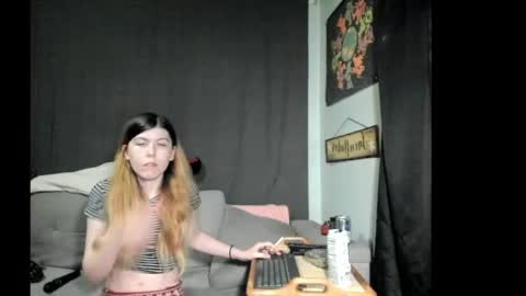 roxihazeleyes online show from 06.04.26
