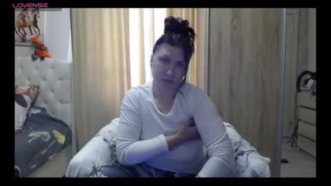 Snapshot of roxolanaa_sexy chatting on 04.20.26 ROXOLANAA SEXY online show from 04.20.26