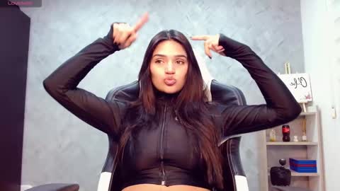 roxxi_2110 online show from 11.29.25