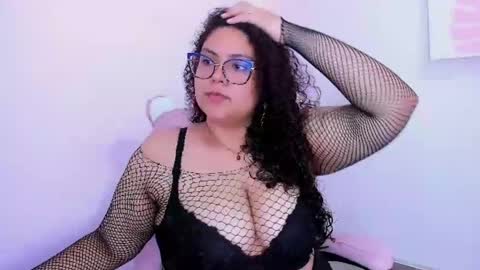 Snapshot of roxxxana_blake chatting on 04.25.26 Roxana online show from 04.25.26