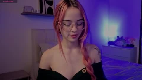 Roxxy online show from 12.17.25