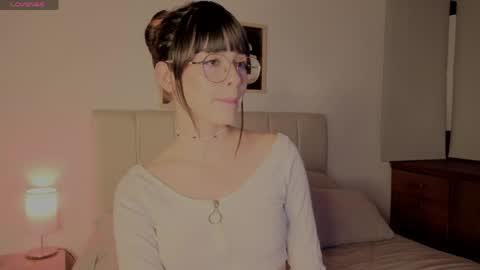 Snapshot of roxxy_mora chatting on 04.04.26 Roxxy online show from 04.04.26