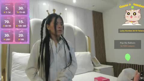 Snapshot of roxy_flame_ chatting on 04.28.26 Roxy online show from 04.28.26