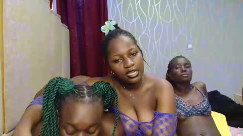 Roxy online show from 11.25.25