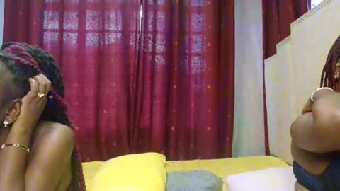 Snapshot of roxy_heather chatting on 03.06.26 Roxy online show from 03.06.26