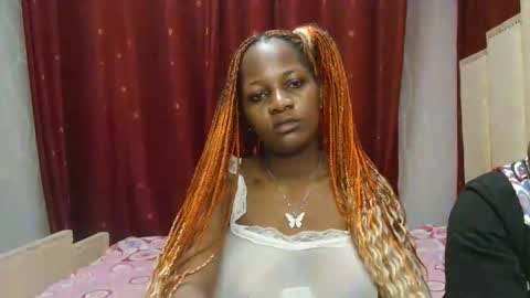 Snapshot of roxy_heather chatting on 04.18.26 Roxy online show from 04.18.26