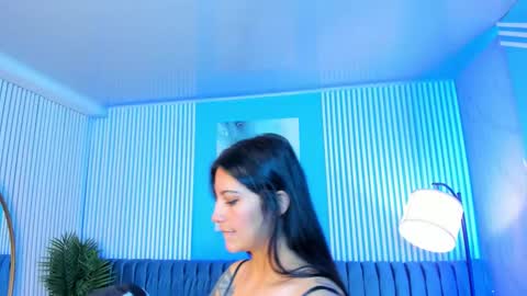 Roxy hell online show from 11.04.25