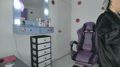 Roxy online show from 02.04.26