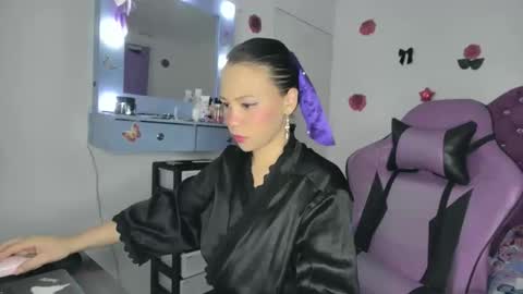 Snapshot of roxy_lu_07 chatting on 05.27.26 Roxy online show from 05.27.26