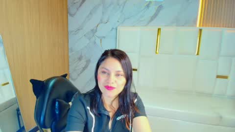 Roxy online show from 04.16.26