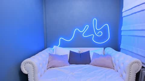 Roxy online show from 12.19.24