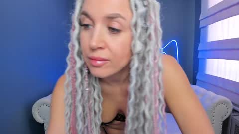 Roxy online show from 01.24.25