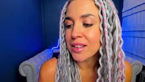 Roxy online show from 10.17.25