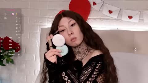 Snapshot of roxy_morrison_x chatting on 02.06.26 roxanne online show from 02.06.26