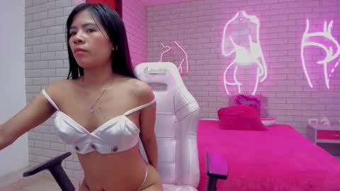 roxy_pocket online show from 01.07.26