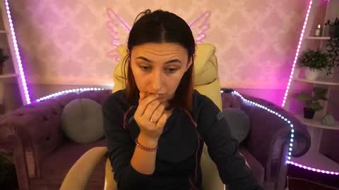 Snapshot of roxy_rayy chatting on 12.07.24 roxy_rayy online show from 12.07.24