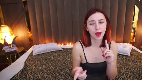 Snapshot of roxy_rayy chatting on 01.25.25 roxy_rayy online show from 01.25.25