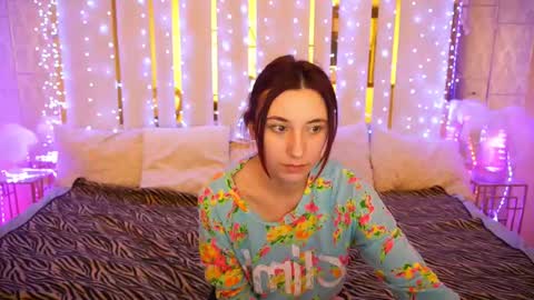 Snapshot of roxy_rayy chatting on 02.19.25 roxy_rayy online show from 02.19.25