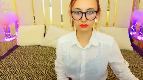 Snapshot of roxy_rayy chatting on 09.24.25 roxy_rayy online show from 09.24.25