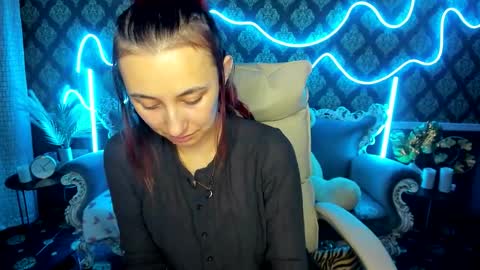 Snapshot of roxy_rayy chatting on 10.20.25 roxy_rayy online show from 10.20.25