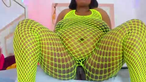 Snapshot of roxy_sexy69 chatting on 07.27.26 roxy_sexy69 online show from 07.27.26