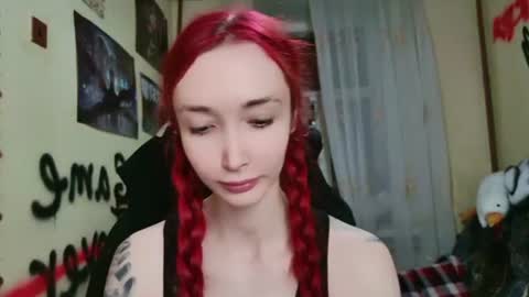 Snapshot of roxy_silver chatting on 06.13.26 Roxy online show from 06.13.26