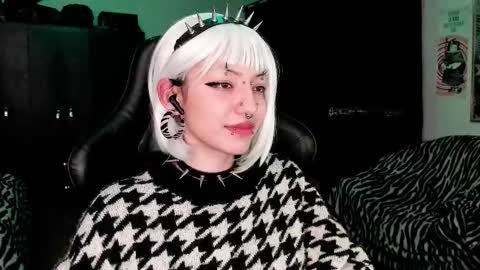 Roxy Independient model Help me to reach 50 thumbs up online show from 01.10.26