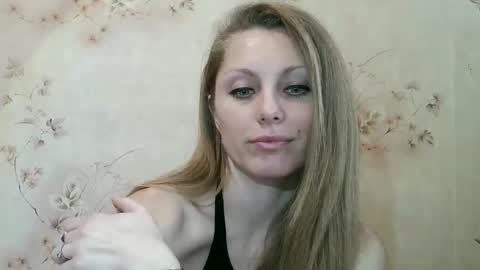 Snapshot of roxyfox18x01 chatting on 02.06.26 roxyfox18x01 online show from 02.06.26