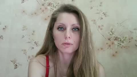 Snapshot of roxyfox18x01 chatting on 03.17.26 roxyfox18x01 online show from 03.17.26